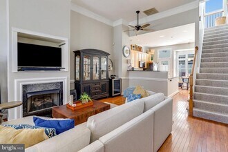 613 N St Asaph St in Alexandria, VA - Foto de edificio - Building Photo