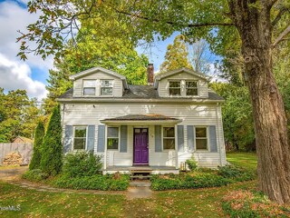 19 Lenox Rd in West Stockbridge, MA - Building Photo