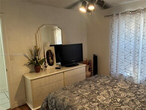 18175 NW 61st Ave in Hialeah, FL - Building Photo - Building Photo