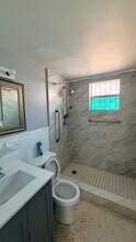 1250 SW 4th St in Miami, FL - Building Photo - Building Photo