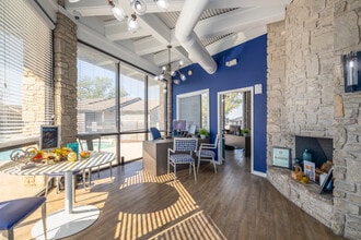 Pearl Park Apartments in San Antonio, TX - Foto de edificio - Lobby