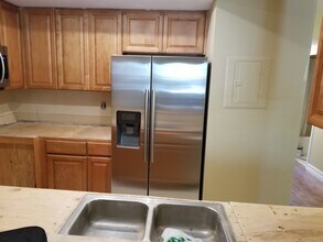 1904 Heywood St, Unit Heywood in Simi Valley, CA - Building Photo - Building Photo