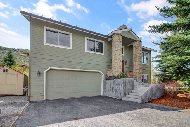 150 Sunrise Ranch Rd in Bellevue, ID - Building Photo - Building Photo