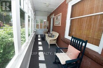 56 John St in Brampton, ON - Building Photo - Building Photo