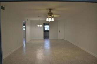 124 Shore Ct, Unit 303 in North Palm Beach, FL - Building Photo - Building Photo