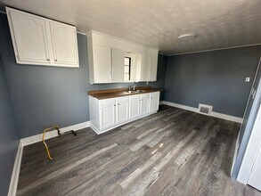 1430 Gross Ave NE in Canton, OH - Building Photo - Building Photo