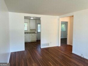1076 Center St SW in Mableton, GA - Building Photo - Building Photo