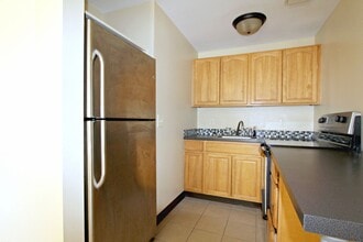 Landmarc - Studios in Burien, WA - Building Photo - Building Photo