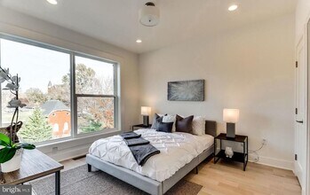 631 Florida Ave NE in Washington, DC - Building Photo - Building Photo