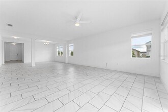 520 Overpool Ave in Davenport, FL - Building Photo - Building Photo