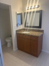 639 Executive Center Dr in West Palm Beach, FL - Building Photo - Building Photo