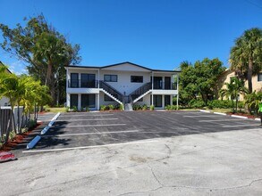 151 SW 15th St in Boca Raton, FL - Foto de edificio - Building Photo