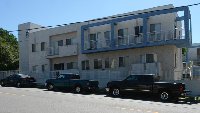 Apperson Villas in Tujunga, CA - Foto de edificio - Building Photo