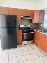 1491 NW 60th Ave in Sunrise, FL - Building Photo - Building Photo