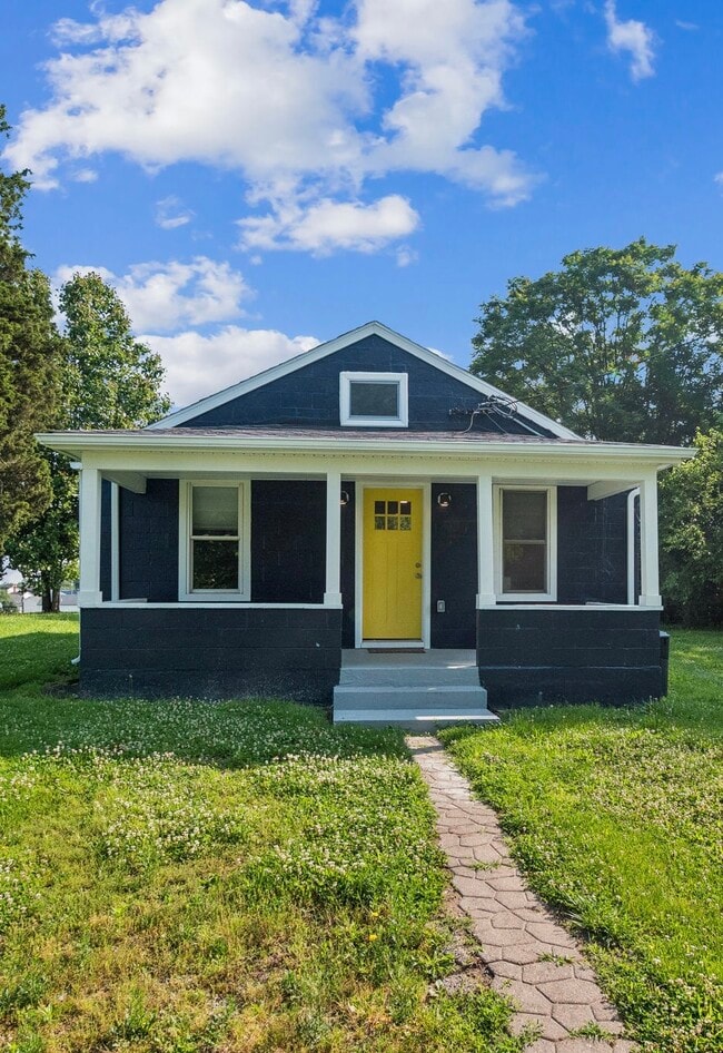 property at 407 Woodbury Ave
