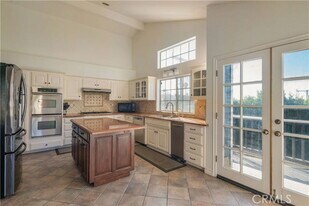 2201 Agnes Rd in Manhattan Beach, CA - Building Photo