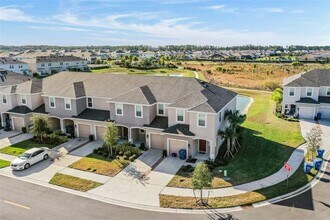 2419 Paravane Wy in Wesley Chapel, FL - Building Photo - Building Photo