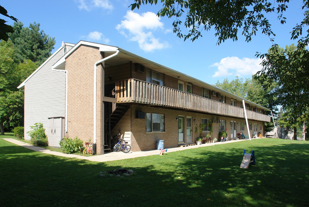 Bridge Street Apartments in DeWitt, MI - Building Photo