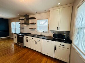 1800 Strand Ave in Louisville, KY - Building Photo - Building Photo