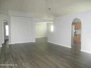 738 N 5th St in Macclenny, FL - Building Photo - Building Photo