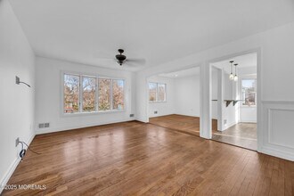 107 Old Bridge Dr in Howell, NJ - Building Photo - Building Photo