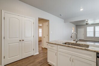 1260 Trailside Dr in Burleson, TX - Building Photo - Building Photo