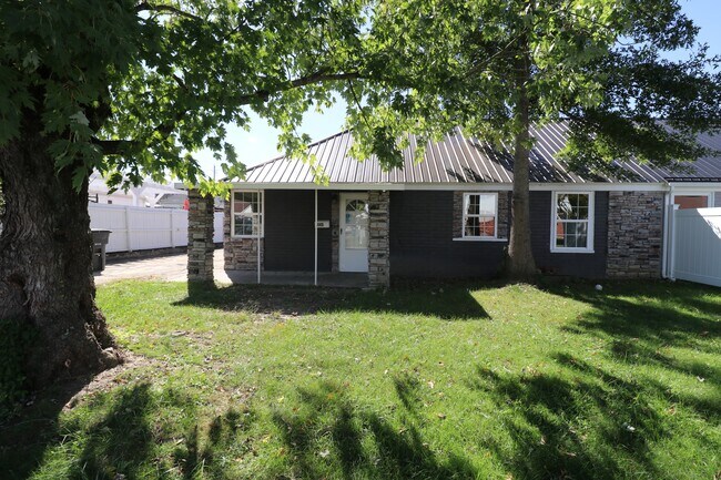 property at 504 Sequoyah Dr