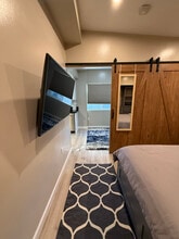 1519 1/2 W 37th Pl in Los Angeles, CA - Building Photo - Building Photo