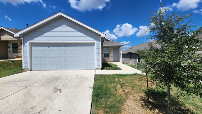 5311 Hornbeck Hts in Converse, TX - Building Photo - Building Photo