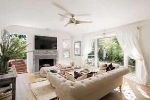 2230 Fink St in Los Angeles, CA - Building Photo