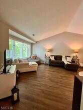 34 Augusta Dr in Annandale, NJ - Building Photo - Building Photo