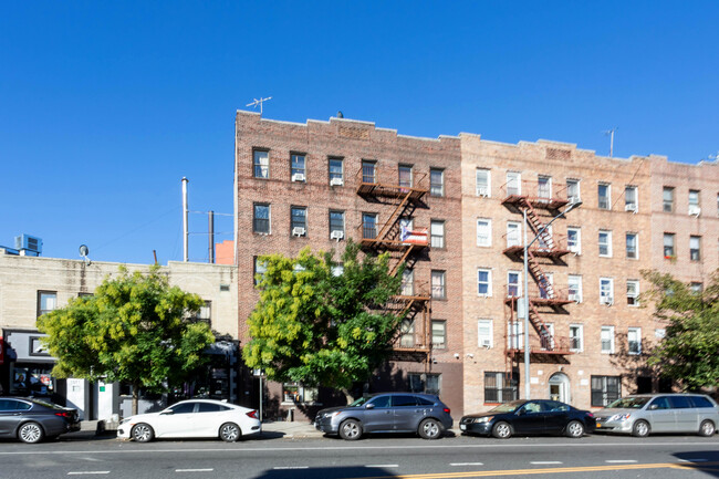 1517 White Plains Rd in Bronx, NY - Building Photo - Building Photo