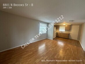 8801 N Brooks St in Tampa, FL - Building Photo - Building Photo