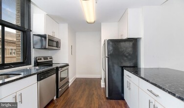 3131 Walnut St, Unit 1B-449 in Philadelphia, PA - Building Photo - Building Photo