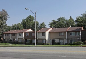 1101-1137 Clark St in Riverside, CA - Building Photo