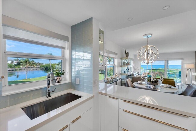 1610 N Ocean Blvd in Pompano Beach, FL - Building Photo - Building Photo