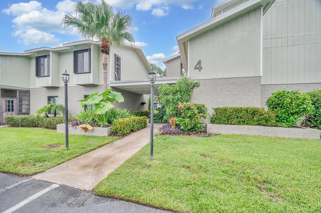 800 NW Fork Rd in Stuart, FL - Building Photo