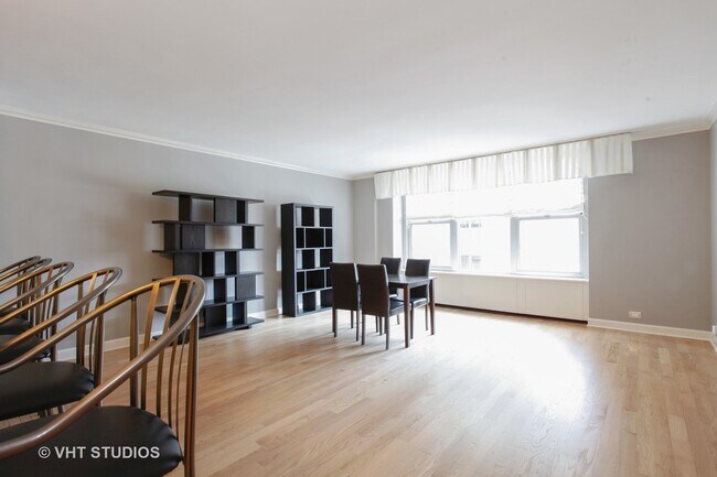 777 N Michigan Ave in Chicago, IL - Building Photo - Building Photo