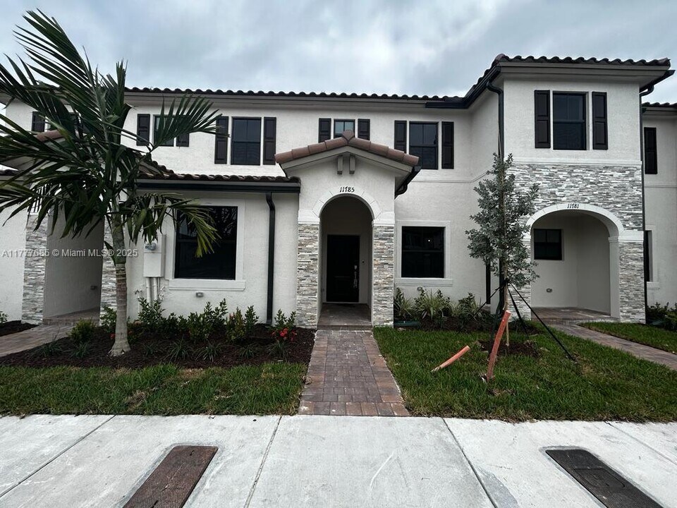 11785 SW 245 Ter in Homestead, FL - Building Photo