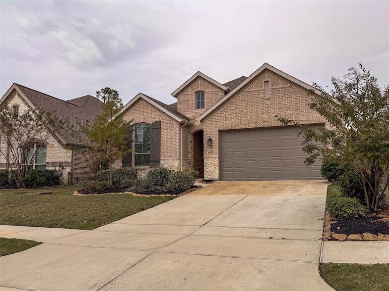 17127 Crimson Crest Dr in Conroe, TX - Building Photo