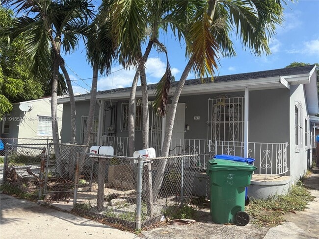 property at 927 SW 9th Ave