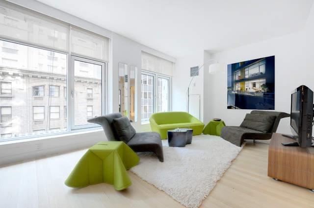 5 E 44th St in New York, NY - Building Photo