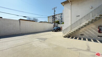 975 S Kingsley Dr in Los Angeles, CA - Building Photo - Building Photo
