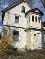 201 Augusta St in Ottawa, ON - Building Photo