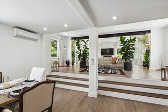 7 Hillside Rd in Greenwich, CT - Building Photo - Building Photo
