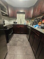 5961 N Falls Cir Dr in Lauderhill, FL - Building Photo