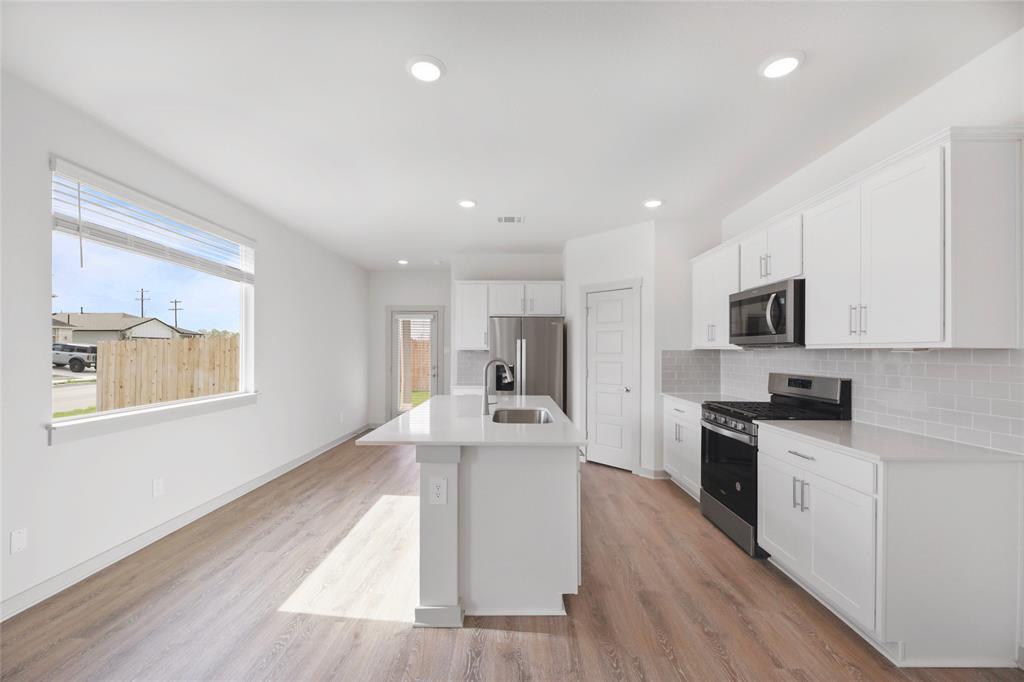 1340 Plymouth St in San Marcos, TX - Building Photo
