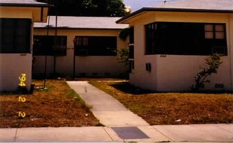 3880 NW 7th St in Miami, FL - Building Photo