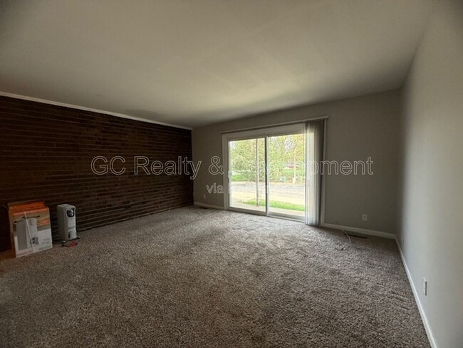 12 Simpson St in Geneva, IL - Building Photo - Building Photo