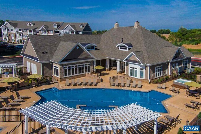 2240 Reserve Cir in Harrisonburg, VA - Foto de edificio - Building Photo